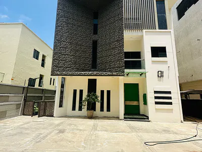 Luxury 5 Bedrooms Detached Duplex with Cinema, Elevator & Pool — Ikoyi, Lagos