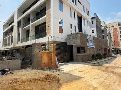 Beautiful Units of 4 Bedroom Terraced Duplex in a in Lekki Phase 1 — Lekki, Lagos