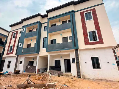 Beautiful Super Spacious 2 Bedroom Apartment in a Good Neighborhood. — Surulere, Lagos