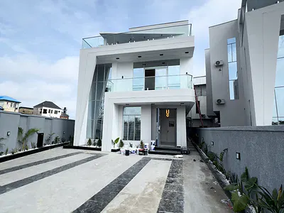 Luxury 5 Bedroom Fully Detached Duplex + BQ, Pool, Cinema — Lekki, Lagos