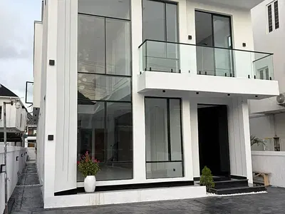 5 Bedroom Fully Detached Duplex with Pool & Sunken Lounge — Lekki, Lagos
