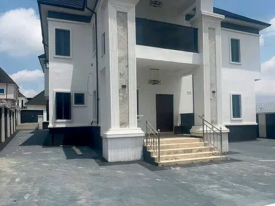 5 Bedrooms En-Suite — Galadimawa, Abuja