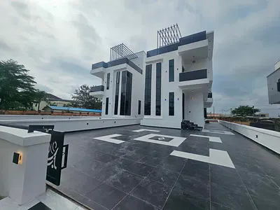 Charming 5 Bedroom Semi-Detached Duplex with BQ and Swimming Pool. — Lekki Epe, Lagos Road, Sangotedo, Ajah, Lagos