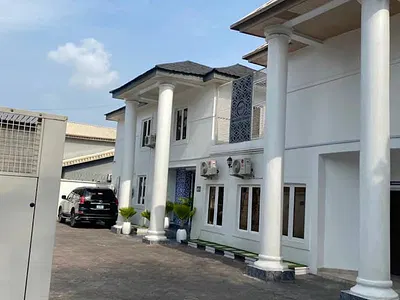 10 Bedroom House — Lekki, Lagos