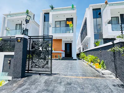 Brand New Luxurious 5bedroom Fully Detached Duplex +BQ — Lekki, Lagos