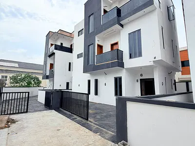 Luxuriously Built 5 Bedroom Detached Plus BQ in a Secured Estate — Magodo, Lagos