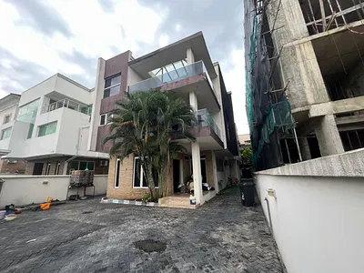 5 Bedroom House — Ikoyi, Lagos