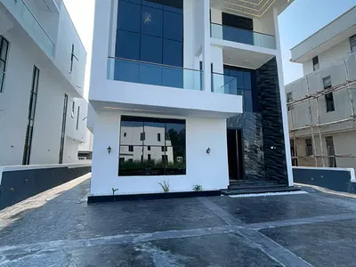 Contemporary 5bedroom Fully Detached Duplex with Excellent Facilities — Lekki, Lagos