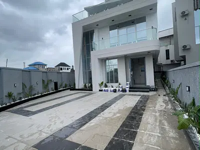 5 Bedroom Detached Duplex — Lekki, Lagos