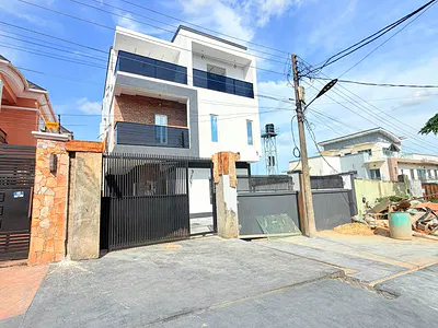 Magnificently Built 5 Bedroom Fully Detached Duplex with a Room BQ — GRA Phase 2, Magodo, Lagos