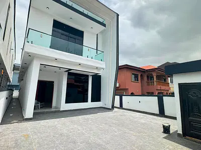 Modern 5 Bedroom Fully Detached Duplex with Swimming Pool — Lekki, Lagos