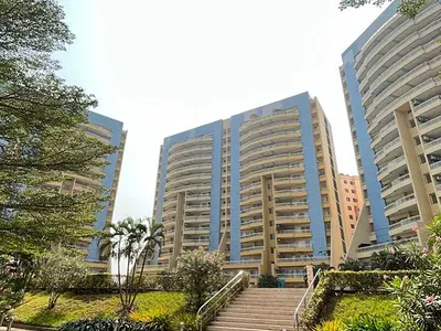 Luxurious 4 Bed Waterfront Penthouse — Ikoyi, Lagos