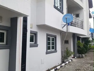 Luxurious 3 Bedroom Apartment with BQ — Lekki Phase 1, Lekki, Lagos