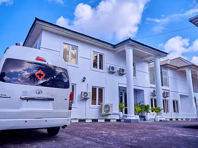 10 Bedroom Duplex on 1, 020SQM Suitable for Mixed Use — Lekki, Lagos