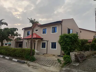 Fully Serviced 5 Bed Fully Detached Duplex in a Secured Estate — Lekki, Lagos