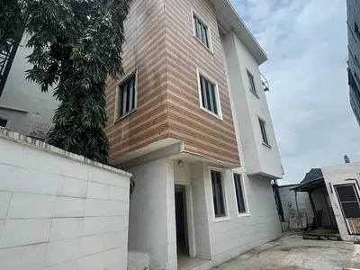 5 Bedroom Fully Detached House with a Room BQ and Ample Parking Space — Ikoyi, Lagos