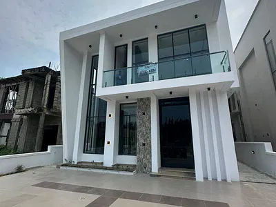 Luxury 5 Bedroom Fully Detached Duplex. — Lekki, Lagos