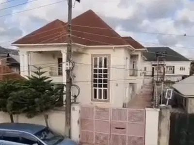 6 Bedroom Detached House with 2 Units of 3 Bedroom Flat — Okota, Isolo, Lagos