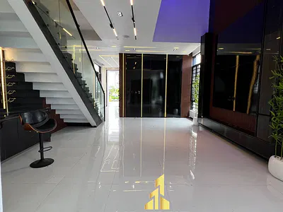 Beautifully Designed 5 Bed with Pool, Gym House and BQ — Lekki, Lagos