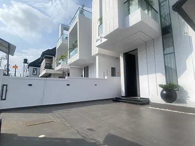 5 Bedroom — Lekki, Lagos