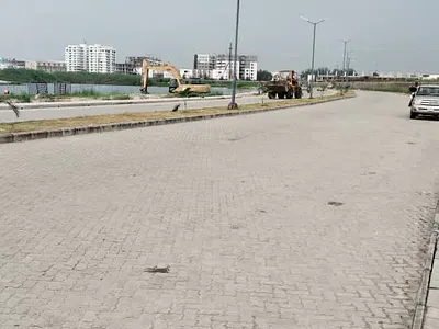 Plots of Land in a Luxurious Estate. — Lagoons and Waterfront Estate, Lekki Phase 1, Lekki, Lagos