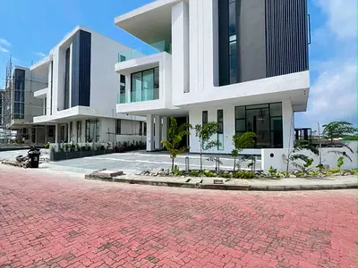 Luxury 5 Bedroom Detached Duplex with Swimming Pool + Cinema + Elevato — Lekki, Lagos