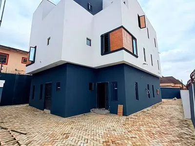 Magnificently Built 4 Bedroom Semi Detached Duplex with BQ — Anthony, Maryland, Lagos