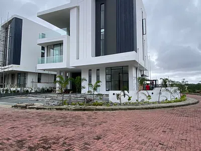 Amazing 5 Bedroom Duplex with a BQ, Pool, Cinema — Lekki, Lagos