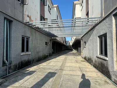 Distress Hot Deal 2 Bedroom Apartment Very Spacious Fully Serviced — Lekki, Lagos