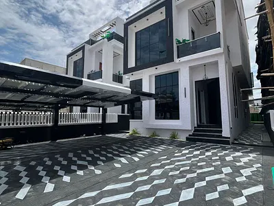 Luxurious 5 Bedroom Fully Detached Duplex with Swimming Pool — Lekki, Lagos