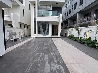 Luxuriously Newly Built 5 Bedroom Fully Detached Duplex with Rooftop — Lekki, Lagos