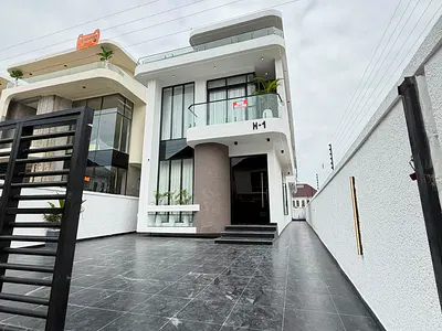 Luxury 5 Bedroom Detached Duplex + BQ, Swimming Pool — Lekki, Lagos