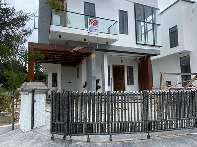 Beautiful 5 Bedroom Fully Detached Duplex with Pool — Ikota, Lekki, Lagos