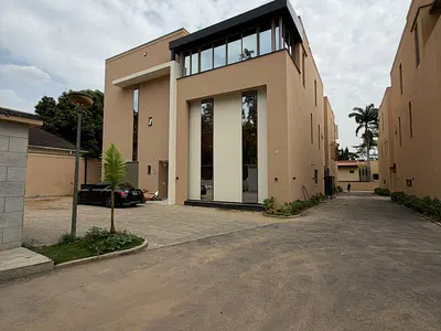 Massive 6 Bedroom Detached Duplex with BQ, Pool — Maitama District, Abuja