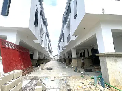 Luxurious 3 Bedroom Terrace + BQ, Swimming Pool, Children Playground — Lekki, Lagos