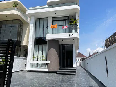 Newly Built 5 Bedroom Fully Detached Duplex with Swimming Pool & BQ — Lekki, Lagos