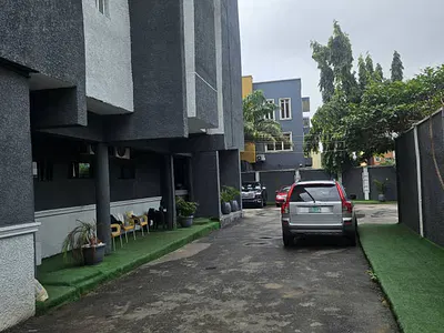 30 Rooms Functioning Hotel on 3100SQM Land — Ikeja GRA, Ikeja, Lagos