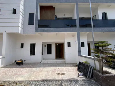 Stunning 5 Bedrooms Duplex with a BQ a Pool — Ajah, Lagos