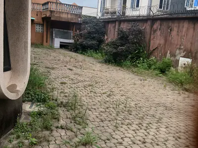 Land of 750SQMT Size with Demolishable 7 Bedrooms Duplex — GRA Phase 2, Magodo, Lagos