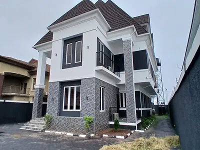Self-Serviced 6 Bedroom En-Suite Detached House with 50kva Generator — Victoria Island (VI), Lagos