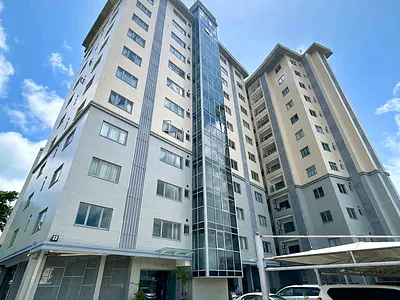 Spacious and Well Maintained 3 Bedroom Apartment, Overlooking the Pool — Victoria Island (VI), Lagos
