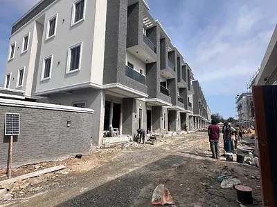 Luxurious 4 Bedroom Terraced Duplex with Box and Gym — Victoria Island (VI), Lagos