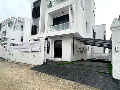 5bedroom Detached Duplex with BQ and Pool — Lekki, Lagos