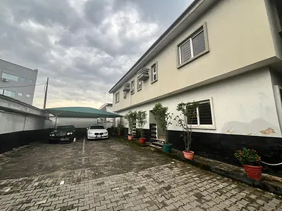 Self Service 4 Bedroom Terrace for Residential Use — Ikoyi, Lagos