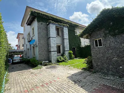 4 Bedroom Detached House with a Room BQ and Ample Parking Space — Lekki Phase 1, Lekki, Lagos