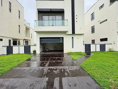 5 Bedroom — Lekki, Lagos