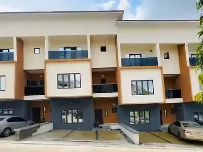 4 Bedroom Terrace Duplex with BQ, Tarred Rd — Wuye Main, Wuye, Abuja