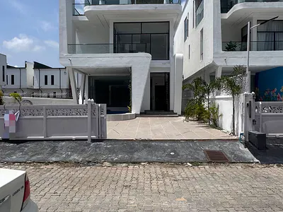 Contemporary 5 Bedroom Detached Duplex — Chevron, Lekki, Lagos
