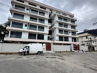 Exquisitely Built 4 Bedroom Maisonette with BQ, Pool, Gym and Elevator — Maryland, Lagos