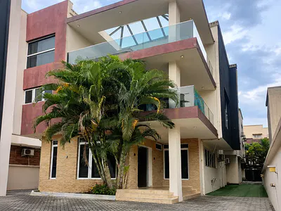Luxury 5-Bedroom Detached Residence with BQ — Ikoyi, Lagos